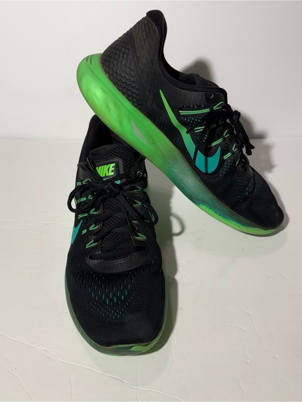 Nike Men’s Black Athletic Shoes with Neon Green Accents